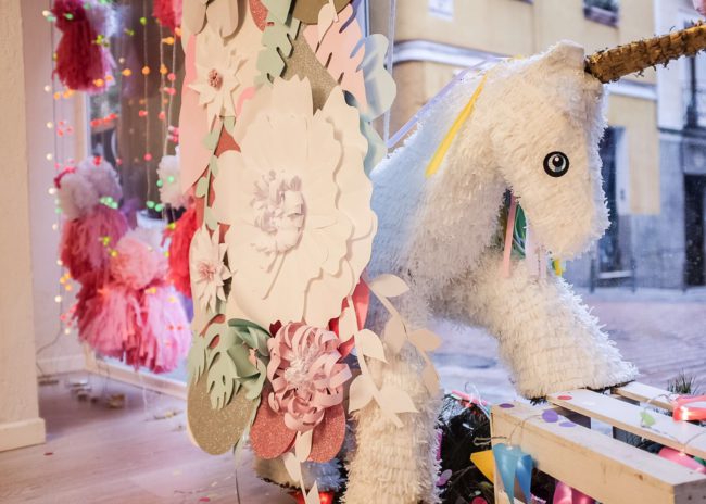 Magnolia piñata unicornio evento madrid